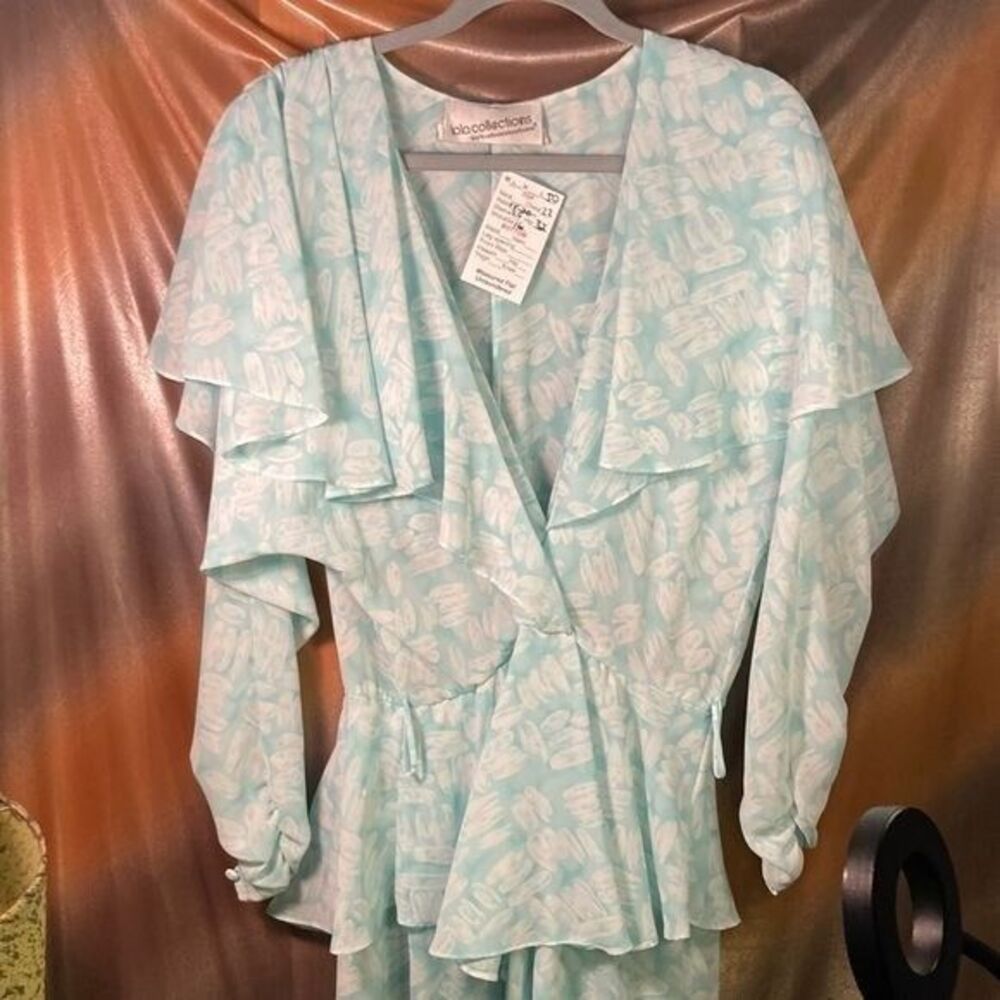 Vintage 1980’s B.B Collections Crepe Chiffon Flowing Mint Green Dress Size L 44”